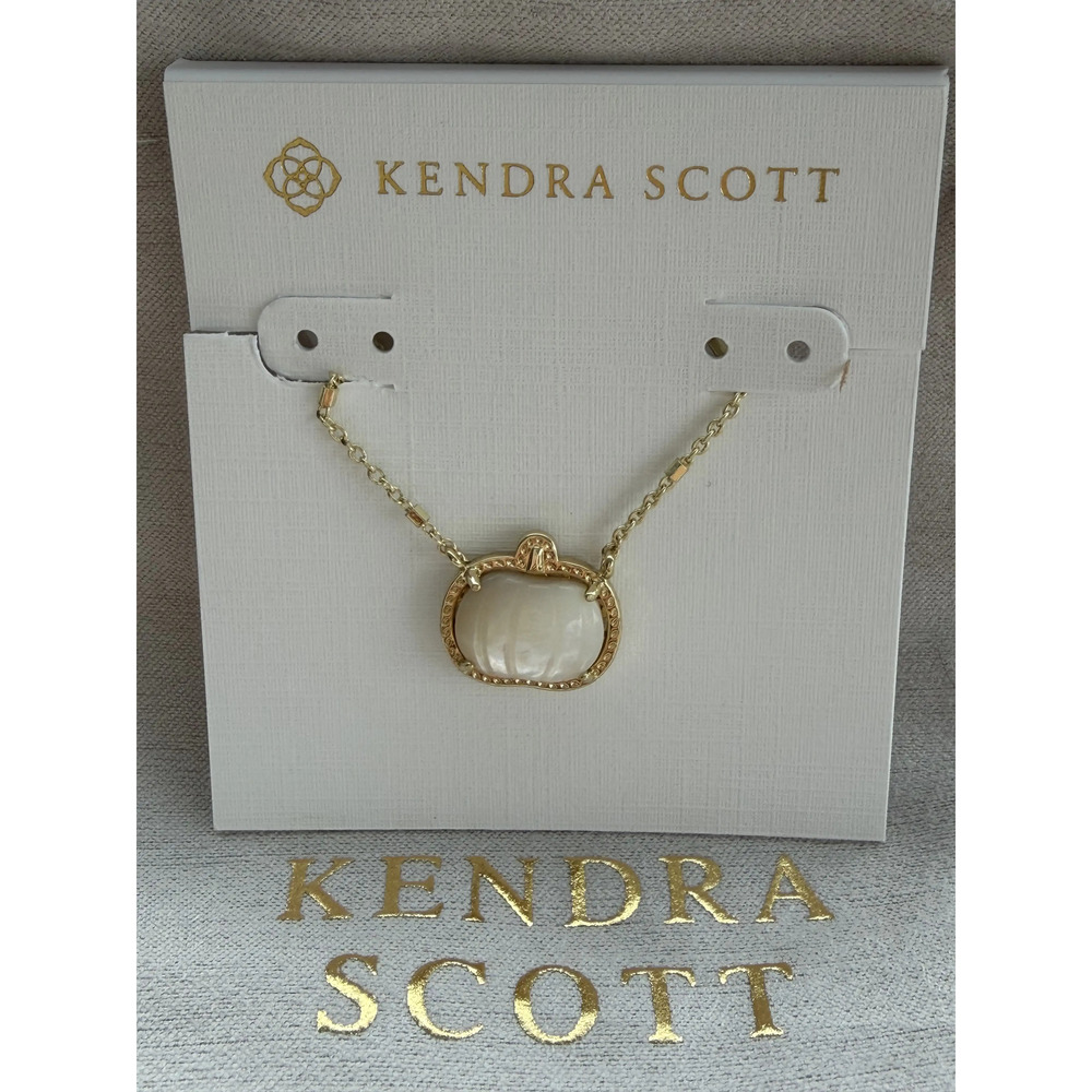 Kendra Scott The Pumpkin Necklace  Ivory Mother Of Pearl